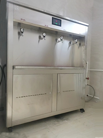 北京市第四十四中學(xué).jpg 北京市第四十四中學(xué).jpg